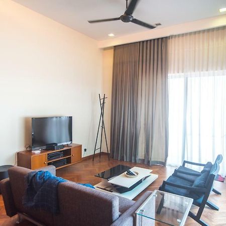 The Suites At Waterside Straits Quay By Plush Bagan Jermal エクステリア 写真