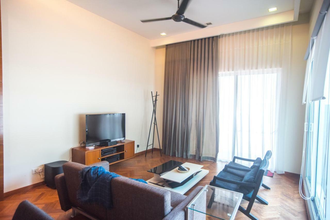 The Suites At Waterside Straits Quay By Plush Bagan Jermal エクステリア 写真