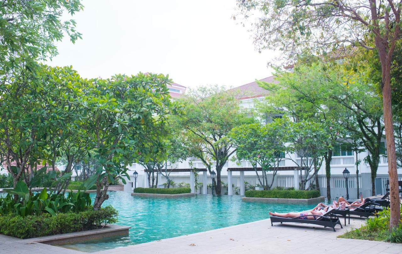 The Suites At Waterside Straits Quay By Plush Bagan Jermal エクステリア 写真