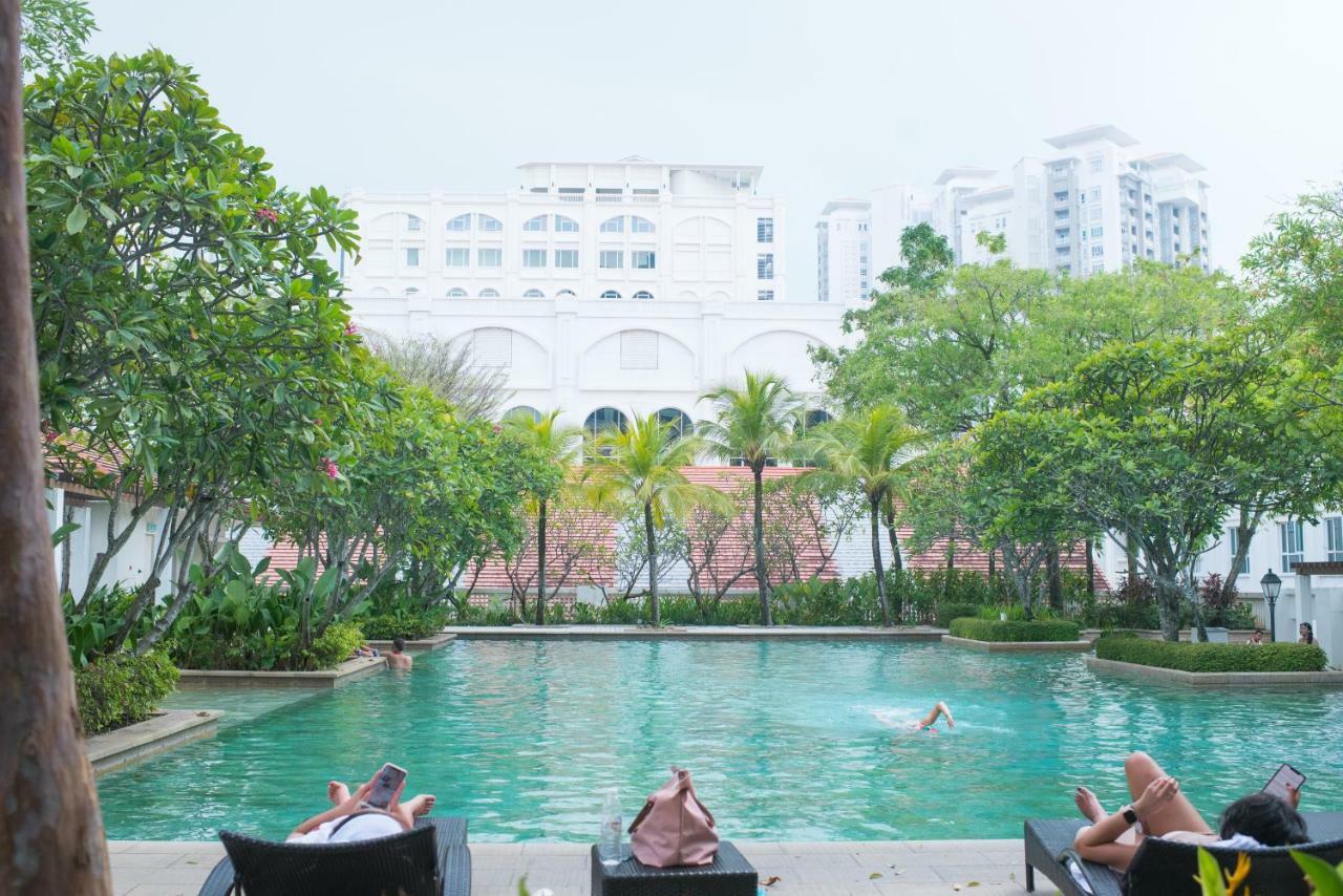 The Suites At Waterside Straits Quay By Plush Bagan Jermal エクステリア 写真