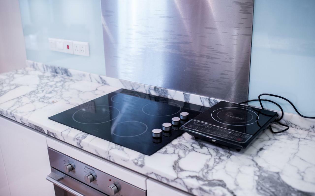The Suites At Waterside Straits Quay By Plush Bagan Jermal エクステリア 写真